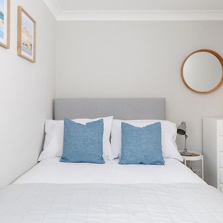 Little Blue By The Butler Collection Apartment Chichester Luaran gambar